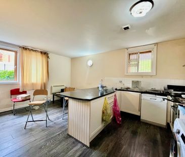 St. Marks Avenue, Leeds - Photo 4