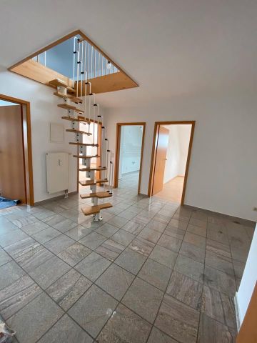 Helle 4-Zimmer Maisonette Wohnung, TG Stellplatz, Südbalkon - Photo 4