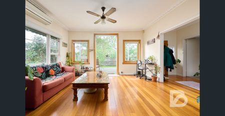 Delightful 2-bedroom house - Photo 2