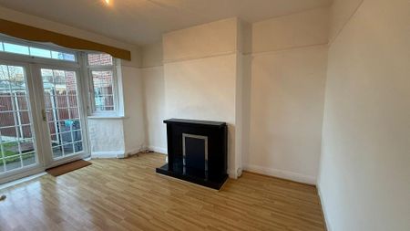 3 bedroom semi-detached house to rent - Photo 5