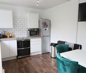 4 bedroom townhouse to rent - Photo 6