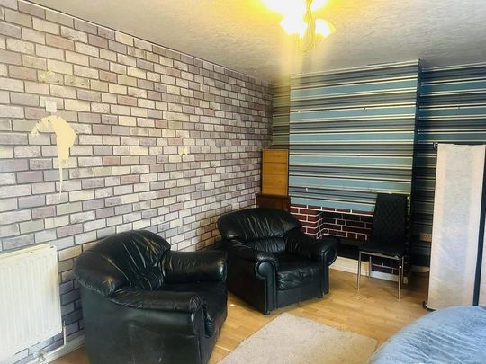 3 bedroom terraced house to rent - Photo 1