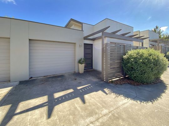 23 Latitude Court, Ballarat East - Photo 1