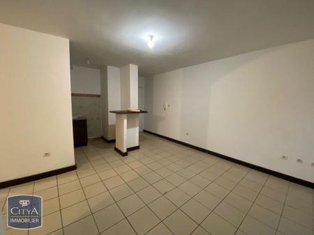 Location Appartement 1 pièce 32m² LA POSSESSION 97419 - Photo 2