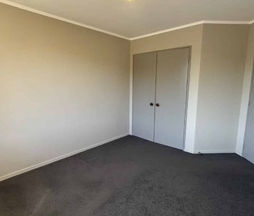 Sunny two bedroom unit - Photo 3
