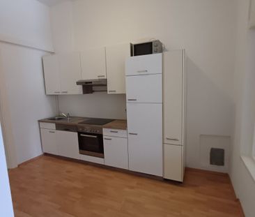 Sonnige Kleinwohnung in zentraler Lage - günstige Möglichkeit mit P... - Foto 2