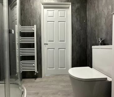 6 Bedroom House - Photo 6