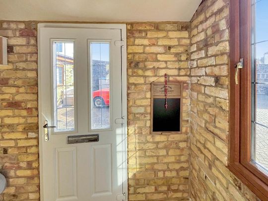 2 bedroom detached house to rent - Photo 1