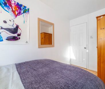 Room in a Shared Flat, Paynes Walk, W6 - Photo 3