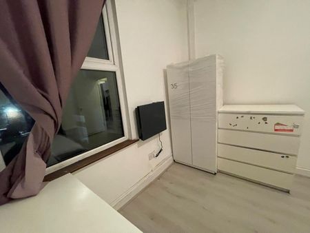 1 Bed Flat, Romford Road, E15 - Photo 3