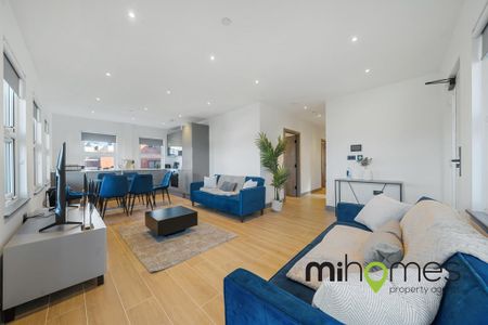 3 bedroom apartment to rent - Photo 2