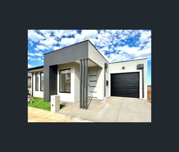 6 Trentino Grove, Fraser Rise, Vic 3336 - Photo 2