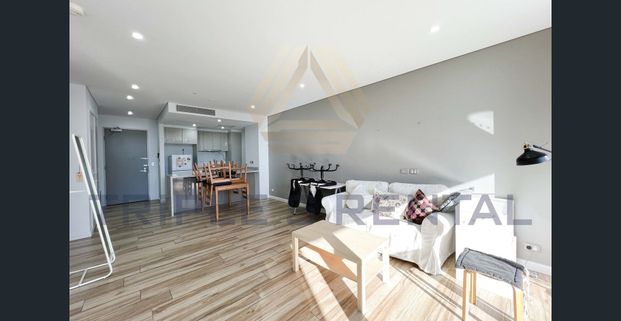 FURNISHED ONE BEDROOM ONE BATHROOM APARTMENT WITH PARKING SPACE! - Photo 1