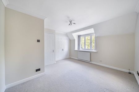 2 Bedroom House - Meredun Close, Hursley - Photo 2