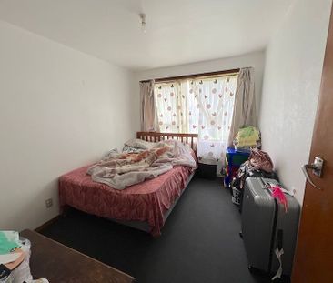 A home with walking distance to mall and schools. - Photo 3