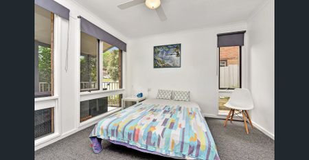 Stylish single level Family home - Photo 4