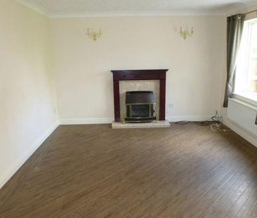 Semi-detached house to rent on - Photo 2