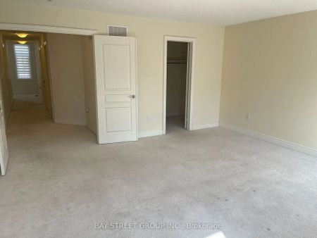 Property For Lease | W8442576 - Photo 5