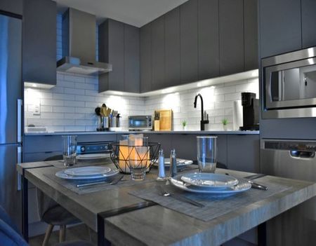 8th Floor @ Brooklyn – Utilities Included! - Photo 5