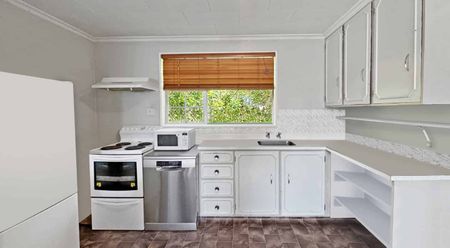 Welcome home to 14B Donald Street. - Photo 2