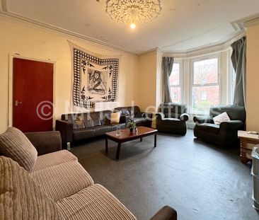 7 Bedroom Mid Terraced House for rent in Kensington Terrace - Photo 2