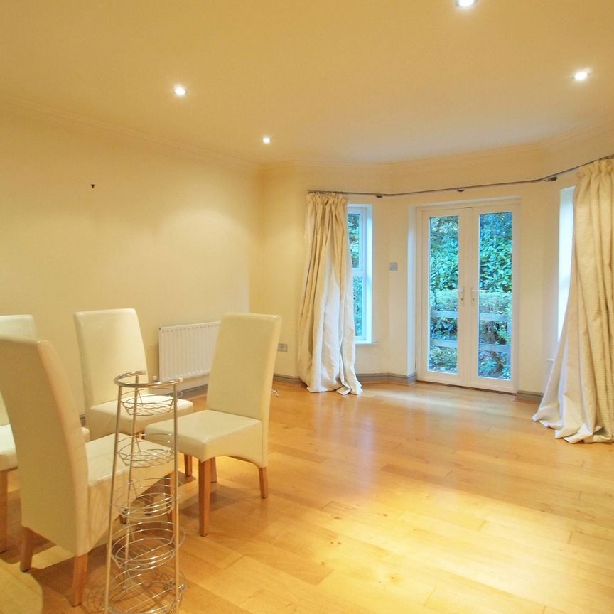 Penners Gardens, Sycamore Court Penners Gardens, KT6 - Photo 1