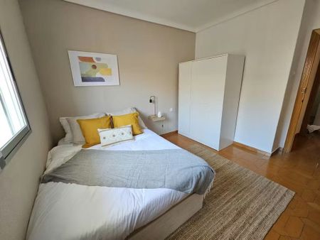 Carrer de Jaca, Valencia, Valencian Community 46010 - Photo 4