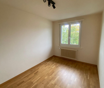 Moderne sanierte 4.5-Zimmerwohnung im 4. Stock mit zwei Balkonen - Foto 1