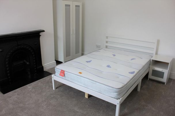 1 bedroom in a house share to rent - Photo 1