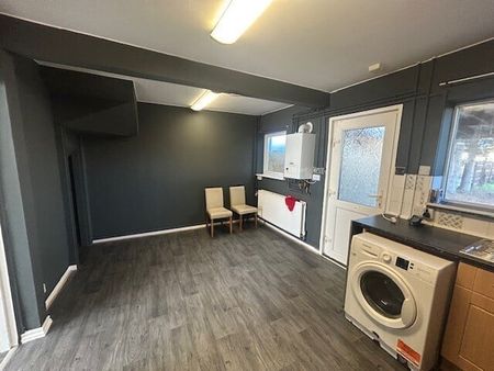 PETERBOROUGH - Photo 4