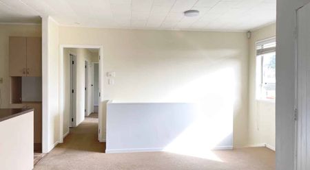 Three double bedrooms! Good Location! - Photo 3