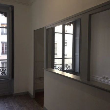 Appartement T2 A Louer - Lyon 2eme Arrondissement - 41.25 M2 - Photo 4