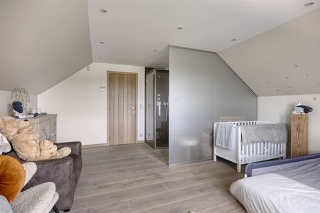 Rustig gelegen vierkantshoeve + weide (38a81ca) met 3 slaapkamers te Pajottegem - Photo 5