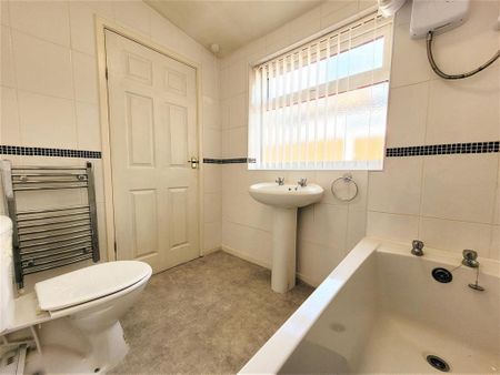 2 bedroom terraced house to rent - Photo 3