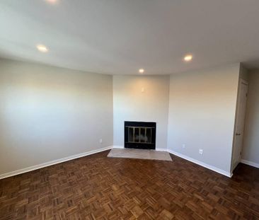 Fully Renovated 4½ Apartment Available - A louer • For Rent - Photo 1