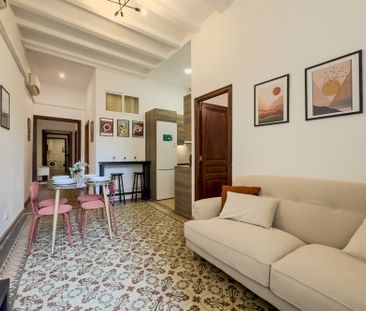 Cozy room in Avinyó street - Photo 4