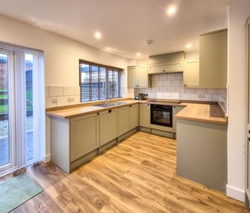 3 Bedroom End Terraced House To Rent - Photo 3