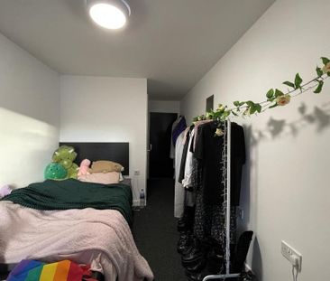 3 bedroom flat to rent - Photo 5