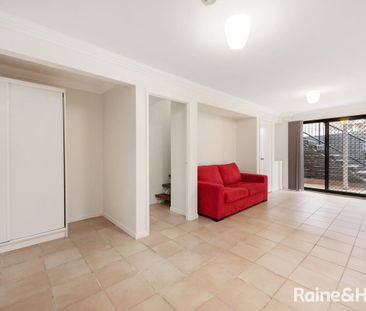 2/39 Salisbury Street, Indooroopilly, QLD 4068 - Photo 3