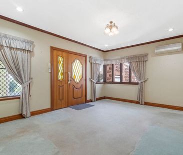 Homely 3 Bedrooms with Beautiful Backyard in Prime Upper Mount Grav... - Photo 1