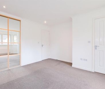 4 bedroom detached house to rent - Photo 6