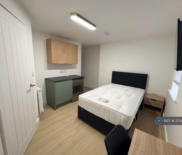 1 bedroom in a flat share to rent - Photo 5