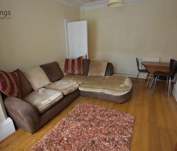 5 Bedroom Mid Terraced House - Photo 5