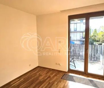 Pronájem moderního bytu 2+kk s balkónem (50 m - Photo 3