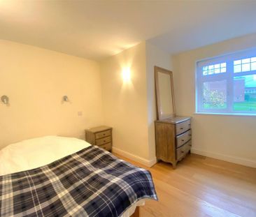 Park Grove, Henleaze, Bristol, BS9 4LF - Photo 1