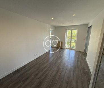 Location Appartement 2 pièces 35m² HYERES 83400 - Photo 1