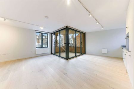 Bright and spacious 2 bedroom, 2 bathroom apartment to rent on the first floor. - Photo 2