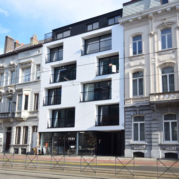 Mooi recent appartement met 2 slaapkamers, gelegen op wandelafstand van Gent Sint-Pieters. - Photo 1