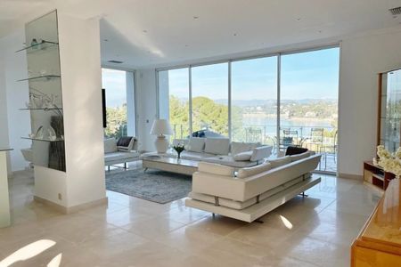 SUPERBE VILLA MODERNE AVEC VUE MER AU CAP D'ANTIBES - Photo 2