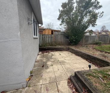 For Lease - 6226 Pine Grove Avenue, Niagara Falls, Ontario - Photo 4